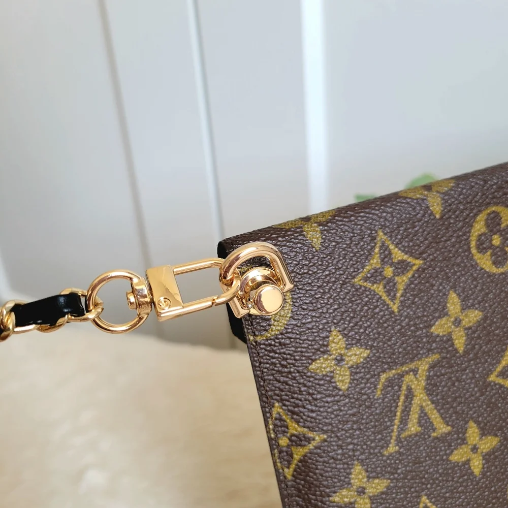 Louis Vuitton ENVELOPE Vintage Clutch Crossbody Monogram
